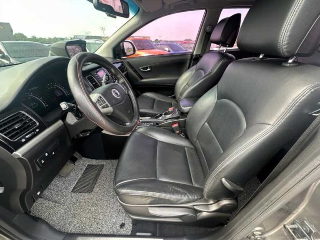 Ssangyong Korando - Vista 9