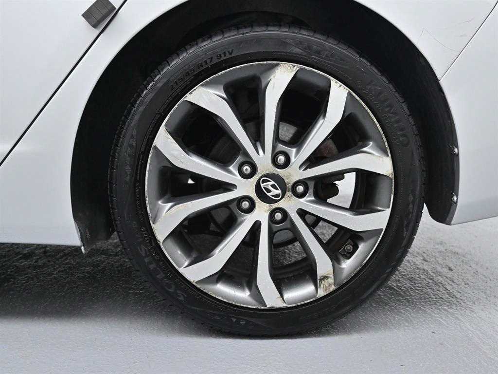 HYUNDAI Avante - Vista 5