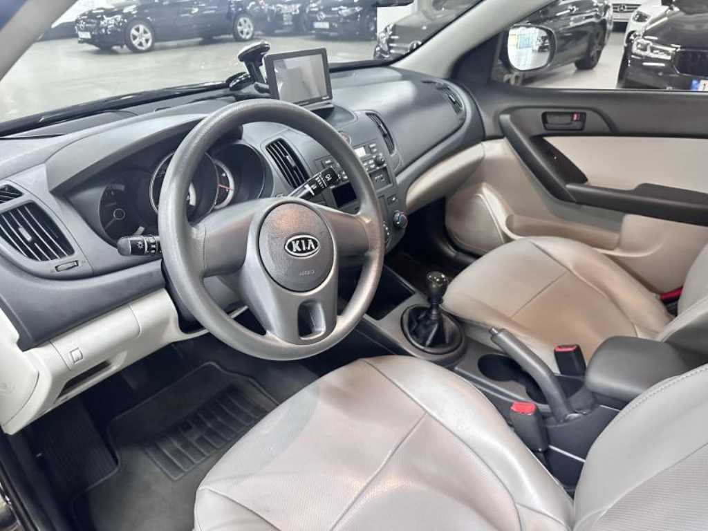 KIA Forte - Vista 5