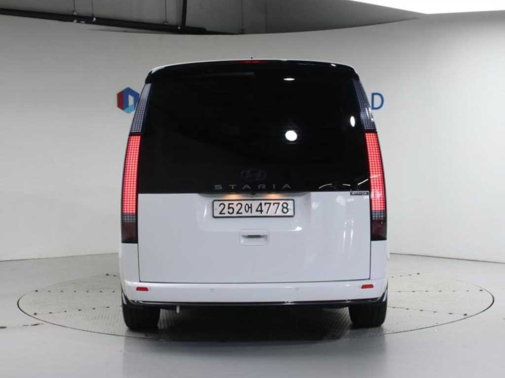 HYUNDAI Staria - Vista 4