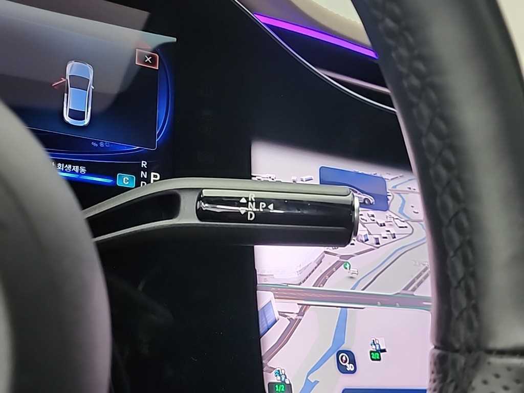 Mercedes Benz EQE - Vista 8