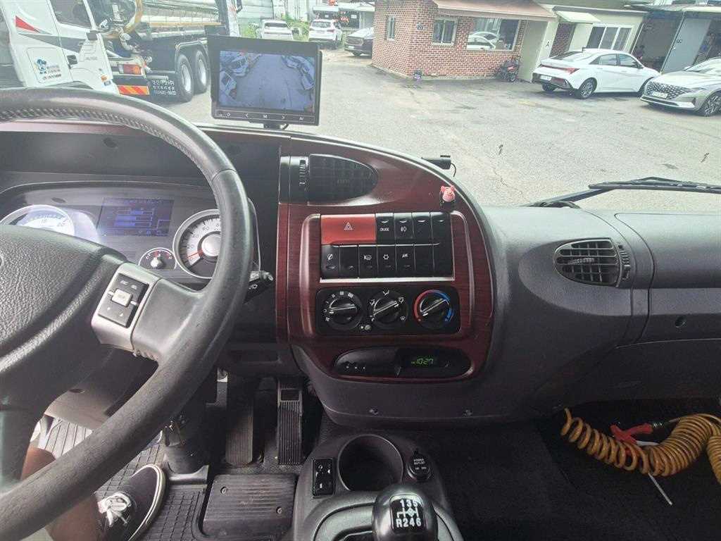 medium and large cargo truck 2015 Blanco - Importación desde Corea - HF Imports Iquique - Foto 19