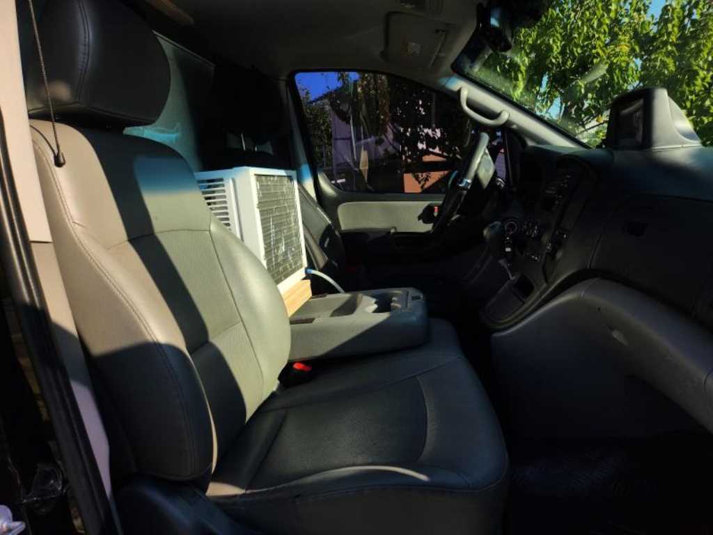 HYUNDAI Starex - Vista 11