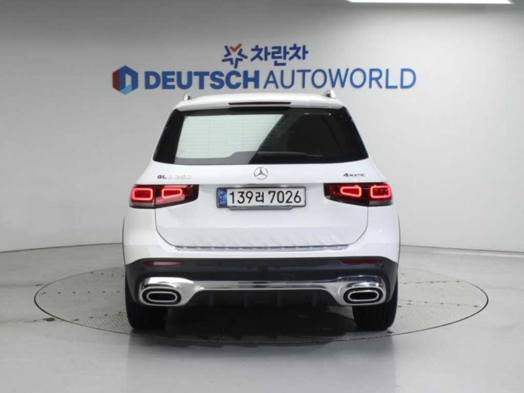 Mercedes Benz GLB Class - Vista 4