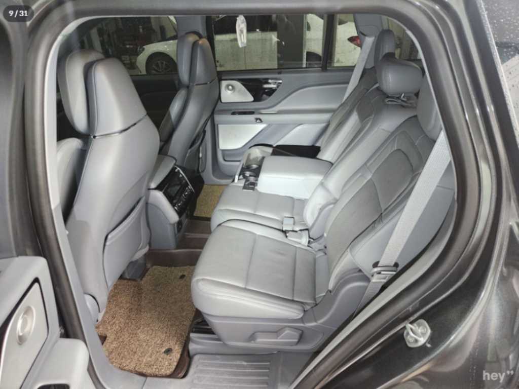 Lincoln Aviator - Vista 8