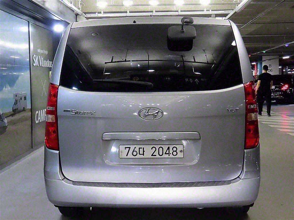 HYUNDAI Starex - Vista 5