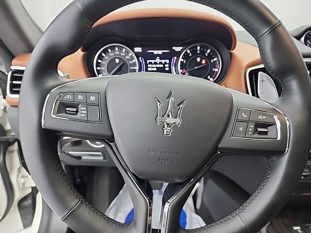 Maserati Ghibli - Vista 9