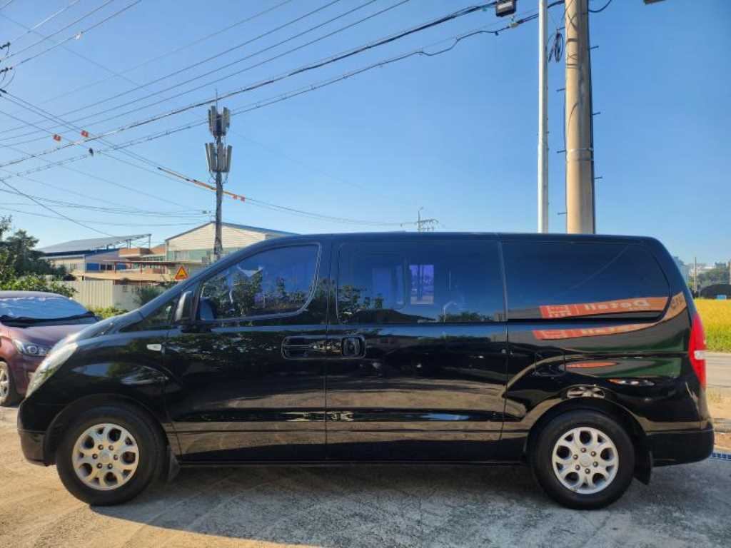 HYUNDAI Starex - Vista 8