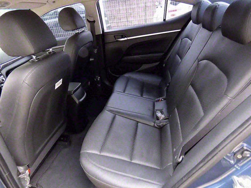 HYUNDAI Avante - Vista 6