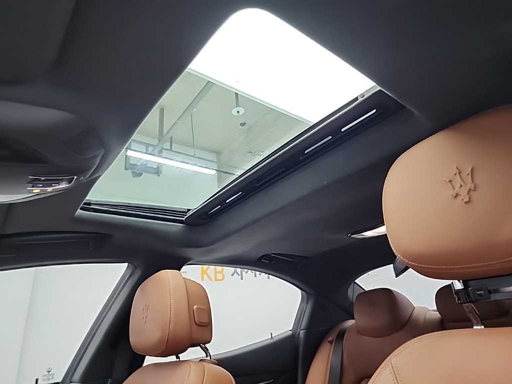 Maserati Ghibli 2022 Blanco - Importación desde Corea - HF Imports Iquique - Foto 14