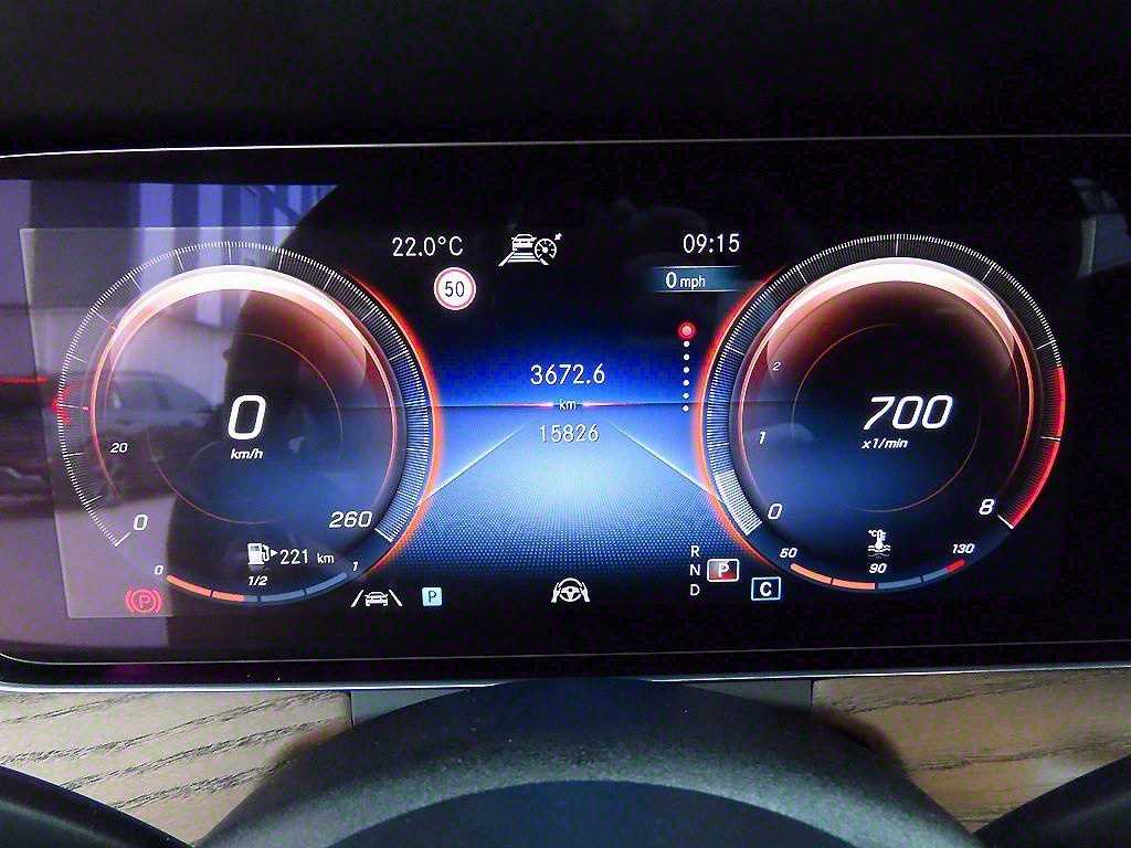 Mercedes Benz E class - Vista 9