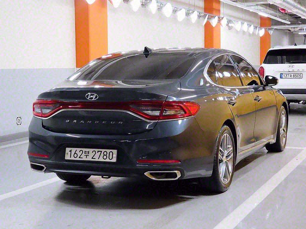 HYUNDAI Grandeur - Vista 3