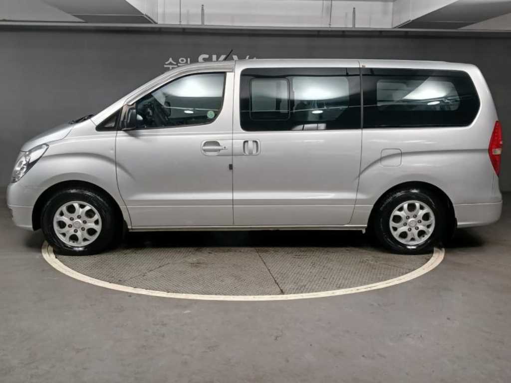 HYUNDAI Starex - Vista 4