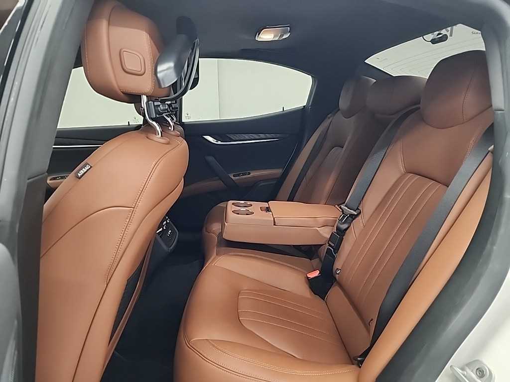 Maserati Ghibli - Vista 12