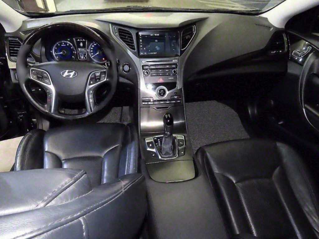 HYUNDAI Grandeur - Vista 10