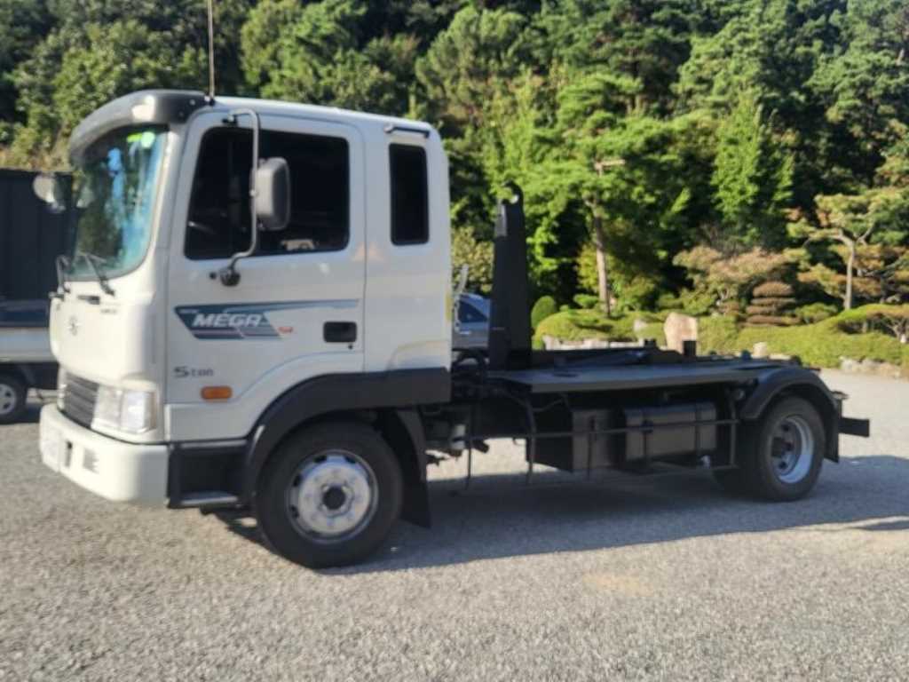 medium and large cargo apChoukJingae 2011 Blanco - Importación desde Corea - HF Imports Iquique - Foto 1