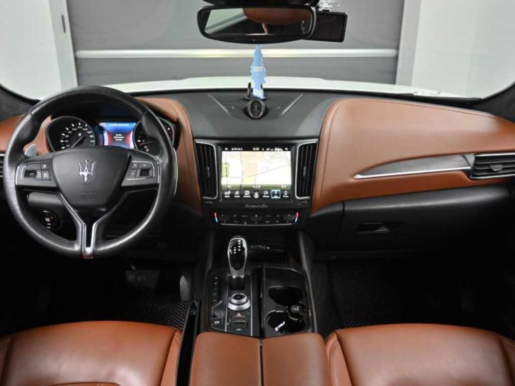 Maserati Levante - Vista 7