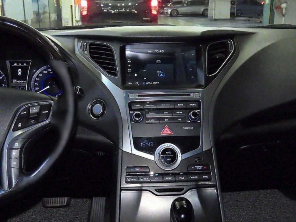 HYUNDAI Grandeur - Vista 11