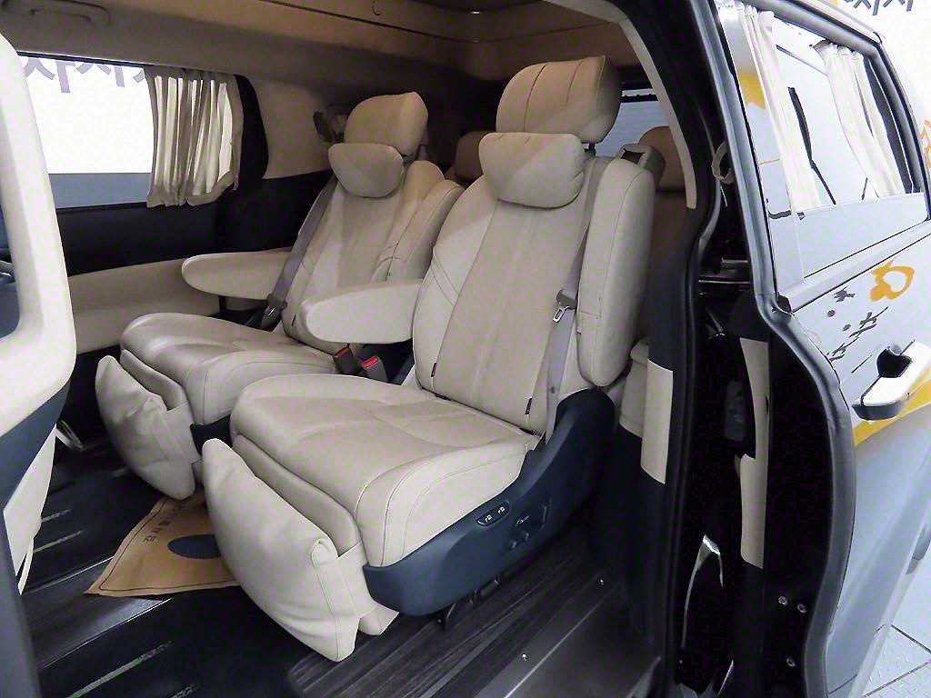 KIA Carnival - Vista 6