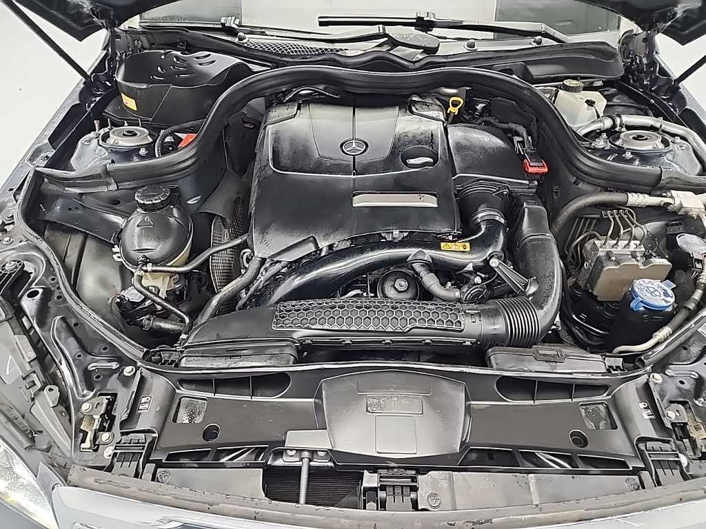 Mercedes Benz E class - Vista 5