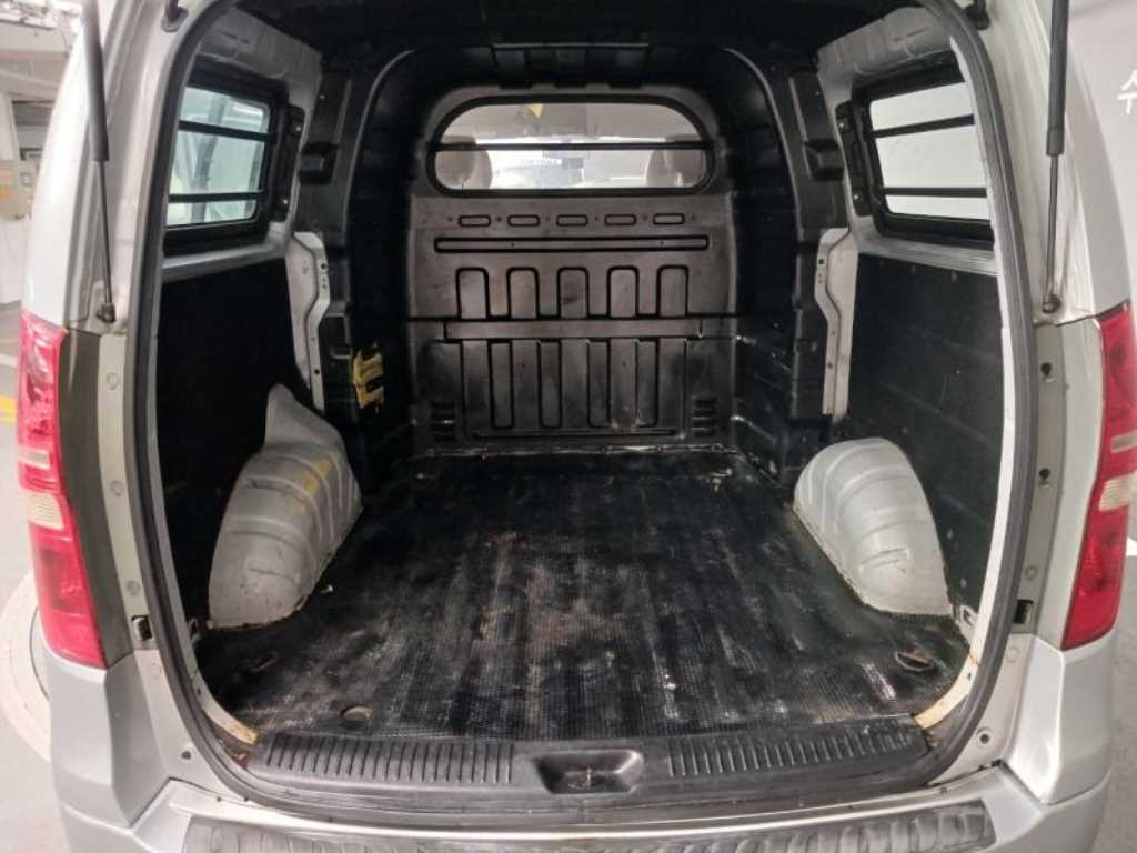 HYUNDAI Starex 2009 Plateado - Importación desde Corea - HF Imports Iquique - Foto 18
