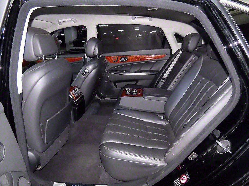 HYUNDAI Equus - Vista 7