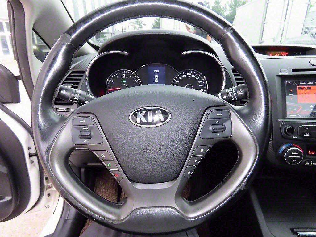 KIA K3 - Vista 8