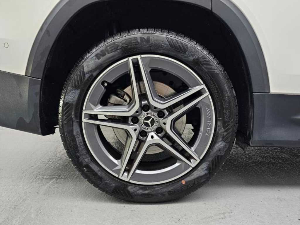 Mercedes Benz GLB Class - Vista 5