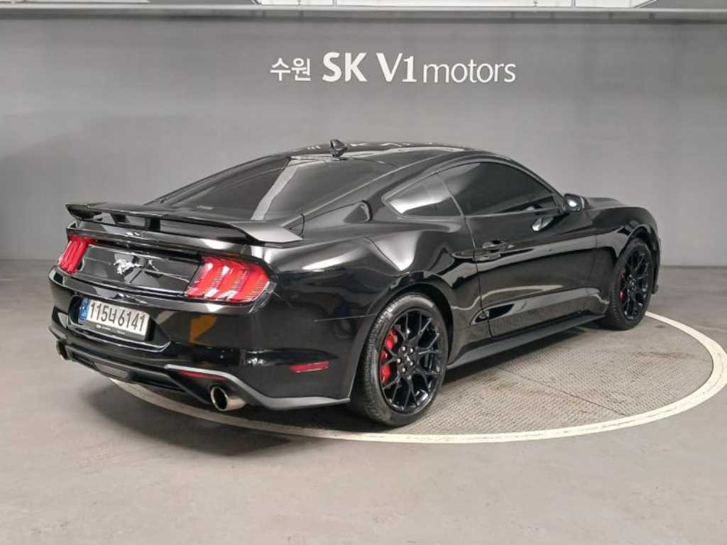 Ford Mustang - Vista 4