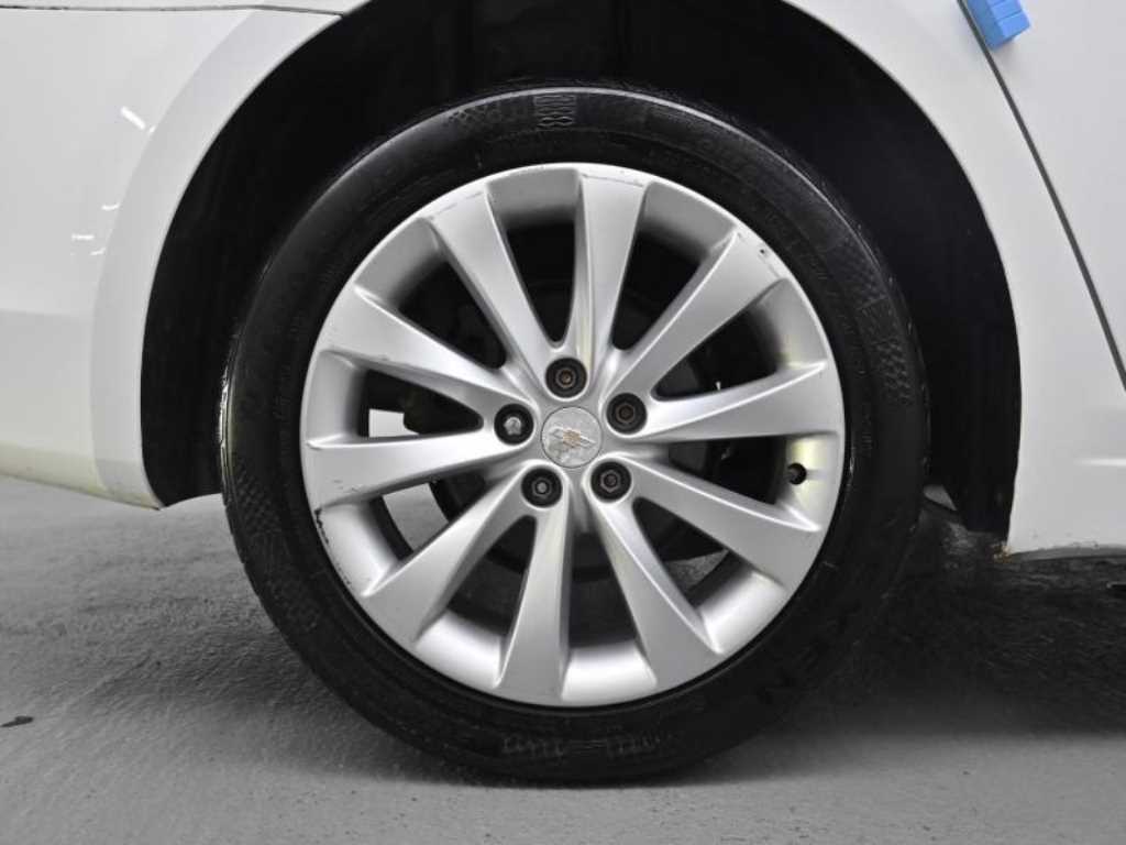 Chevrolet Cruise - Vista 5