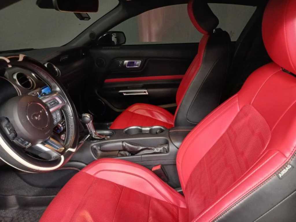 Ford Mustang - Vista 7