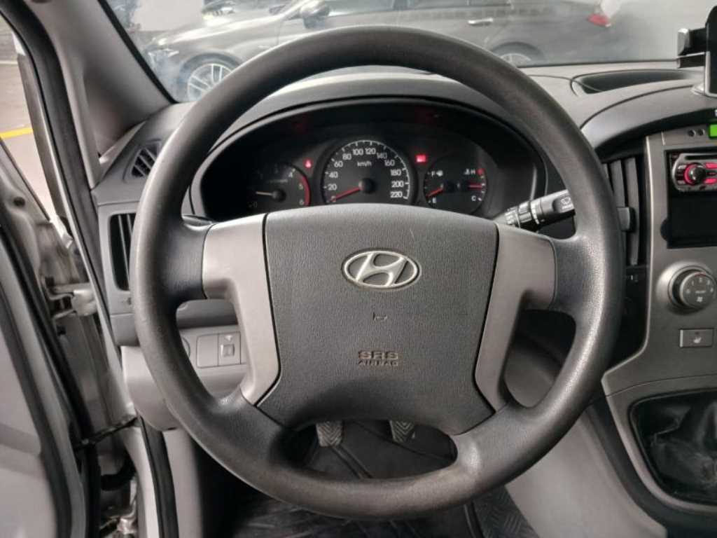 HYUNDAI Starex - Vista 12