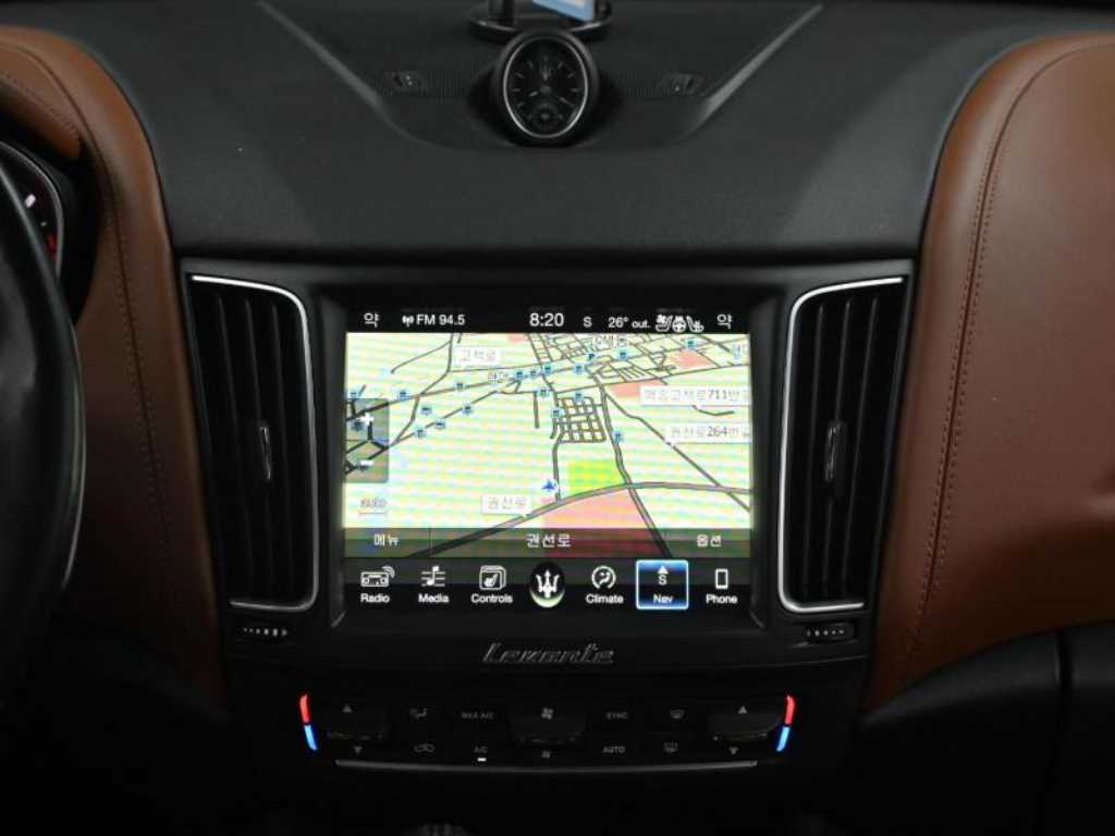 Maserati Levante 2017 Blanco - Importación desde Corea - HF Imports Iquique - Foto 14