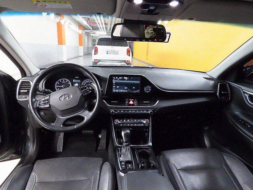 HYUNDAI Grandeur - Vista 7