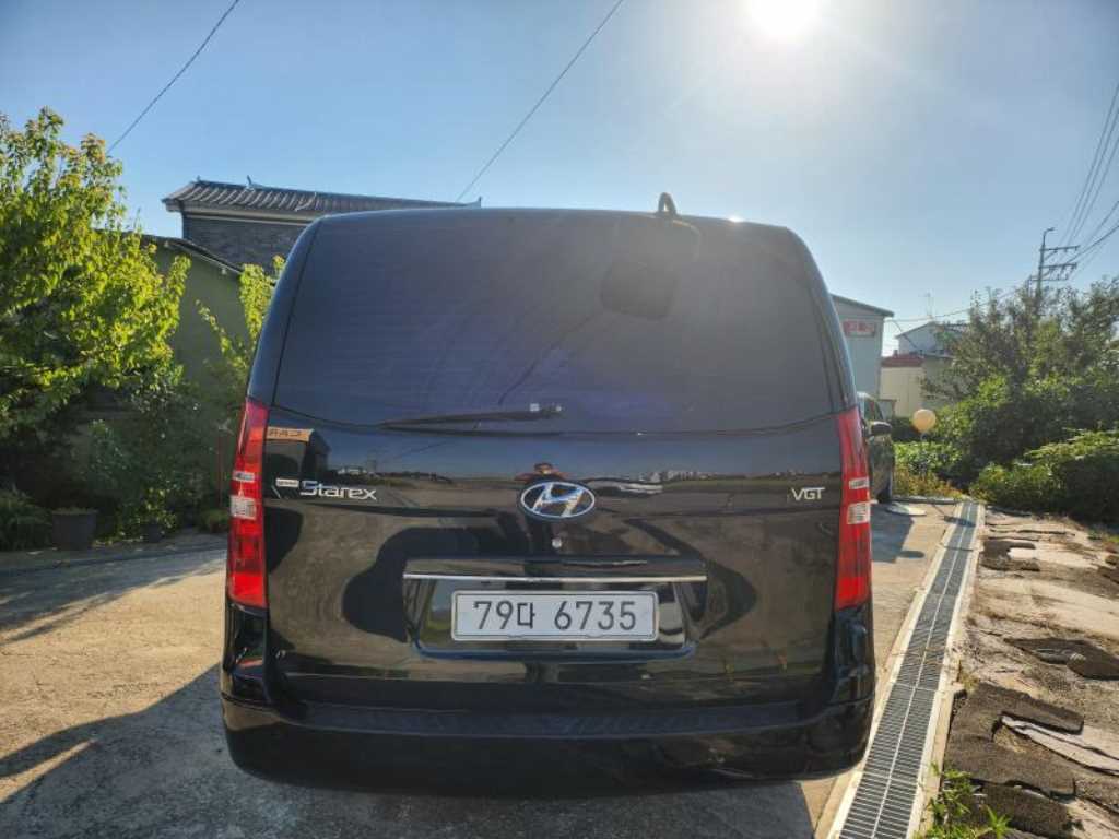 HYUNDAI Starex - Vista 4