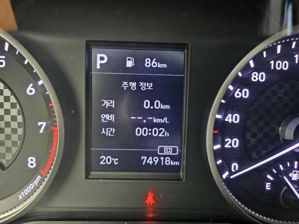 HYUNDAI Avante - Vista 11