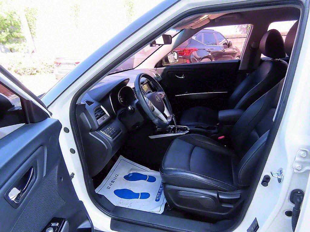 Ssangyong Tivoli - Vista 5