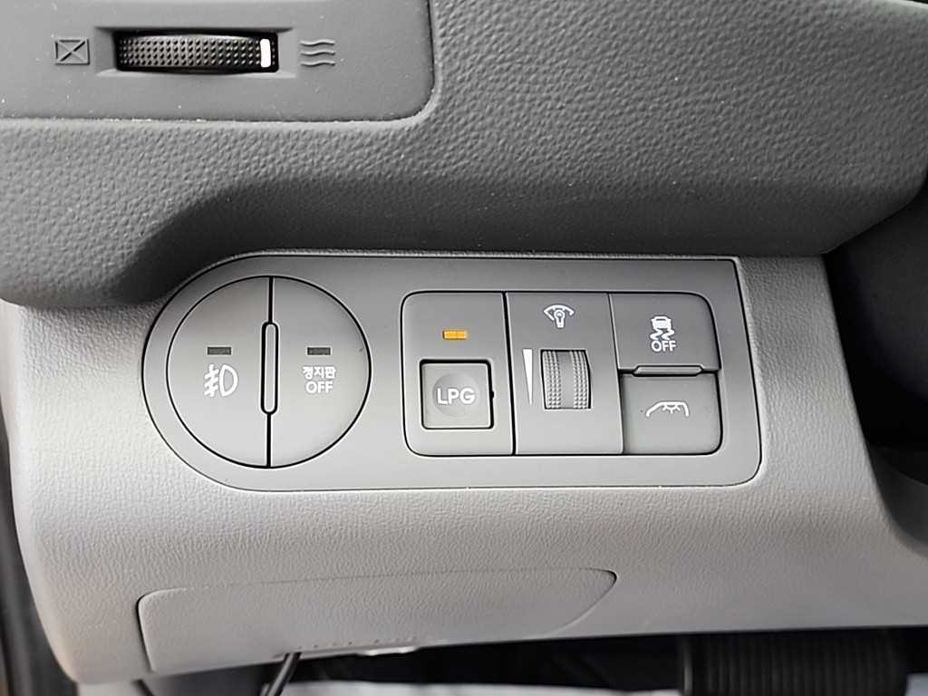 HYUNDAI Starex 2020 Amarillo - Importación desde Corea - HF Imports Iquique - Foto 17