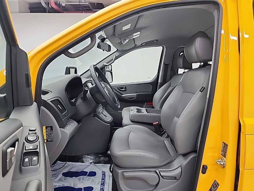 HYUNDAI Starex - Vista 11