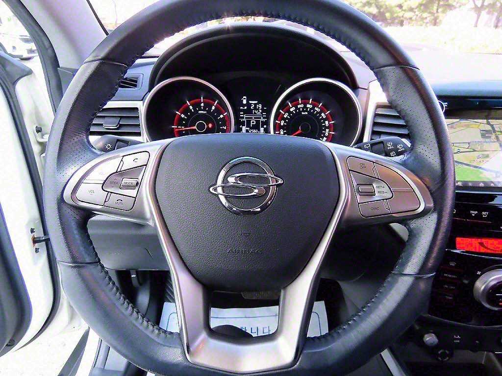 Ssangyong Tivoli - Vista 8