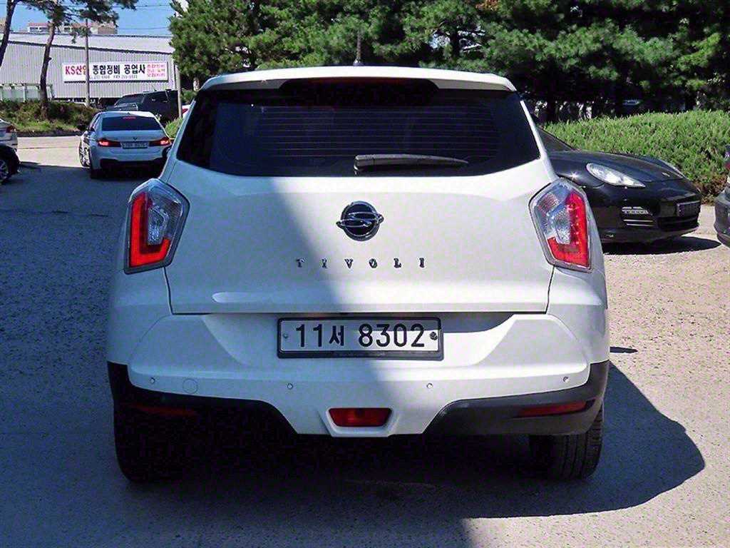 Ssangyong Tivoli - Vista 4