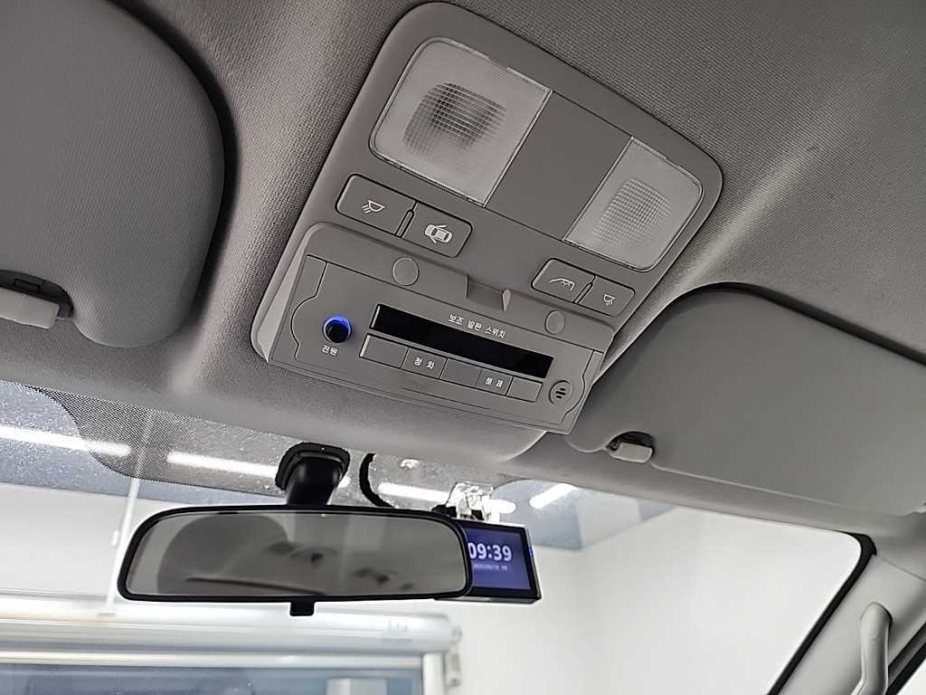 HYUNDAI Starex 2020 Amarillo - Importación desde Corea - HF Imports Iquique - Foto 15