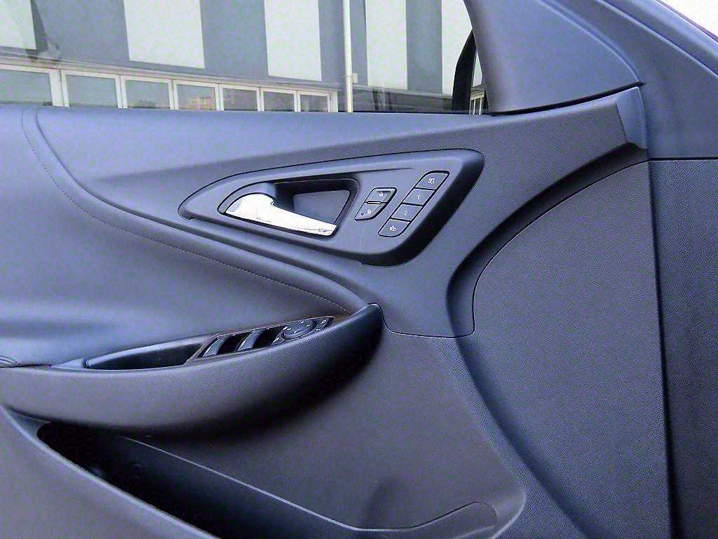 Chevrolet Malibu - Vista 11