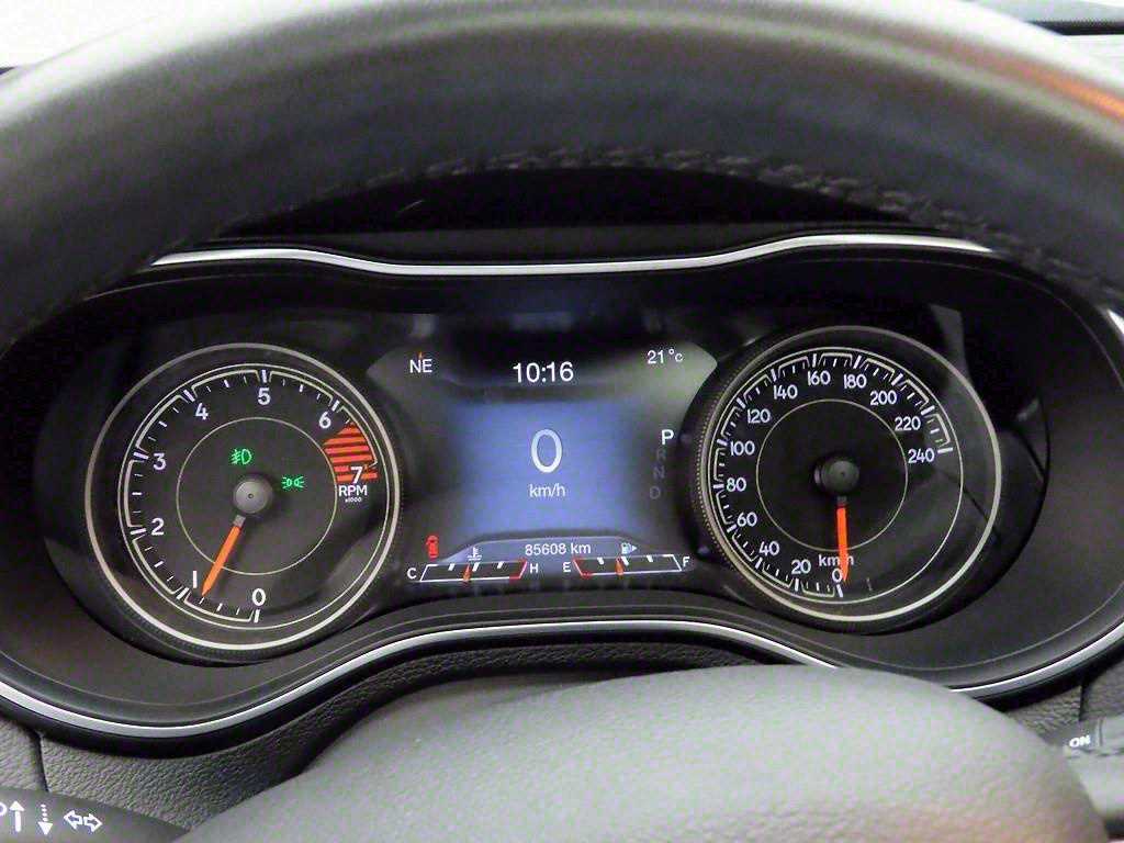 Jeep Cherokee - Vista 5