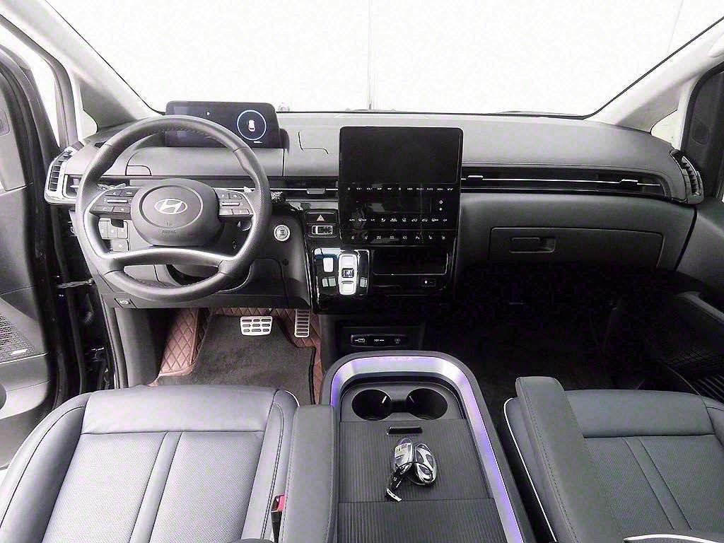 HYUNDAI Staria - Vista 9