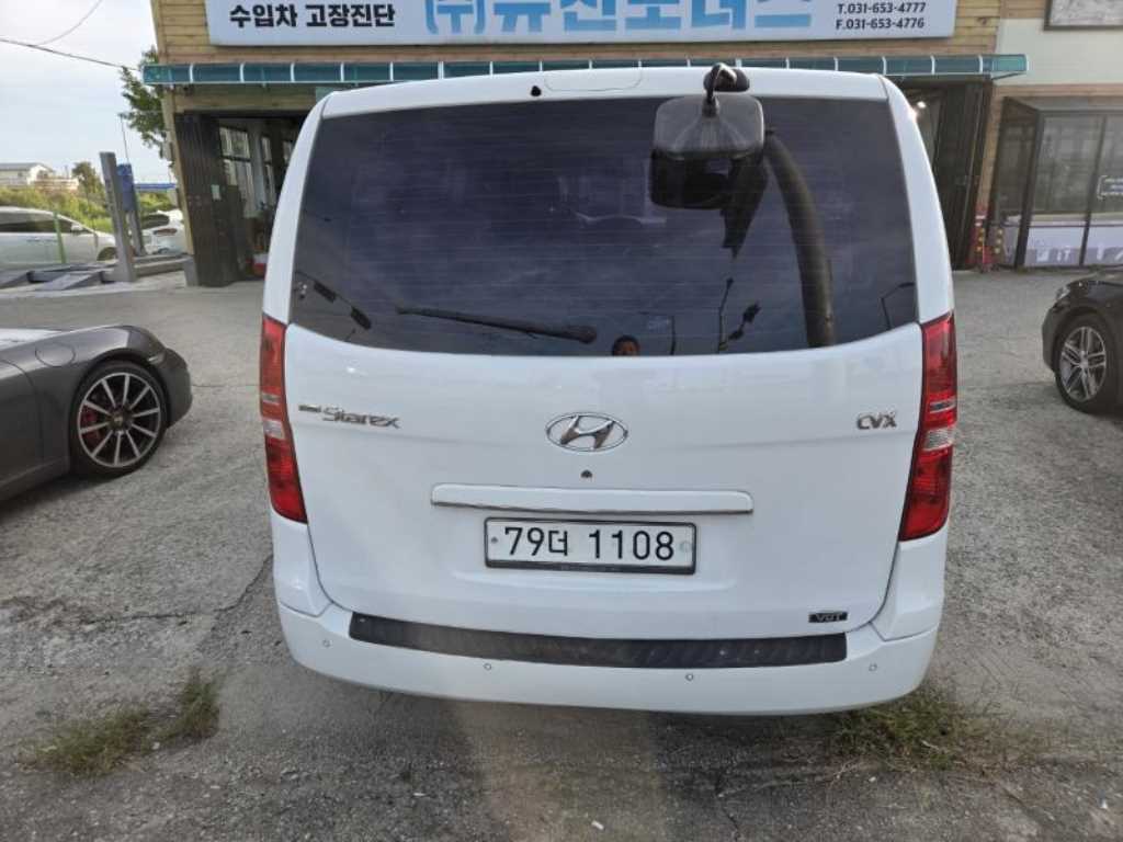HYUNDAI Starex - Vista 4
