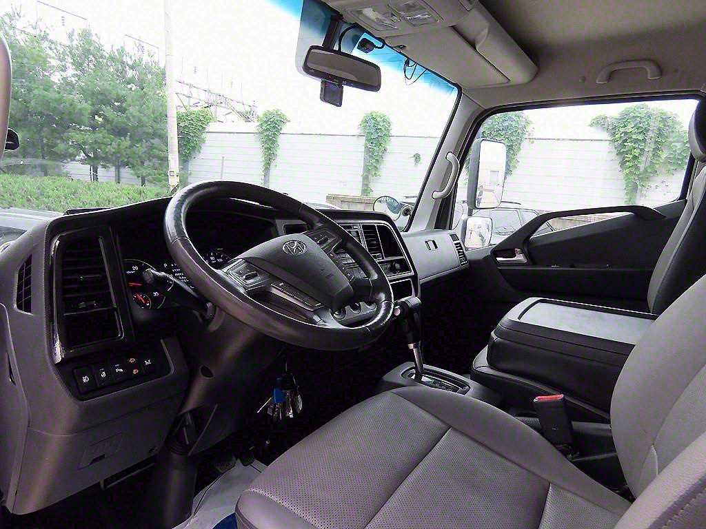 medium and large cargo truck - Vista 10