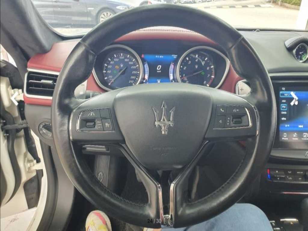 Maserati Ghibli - Vista 10