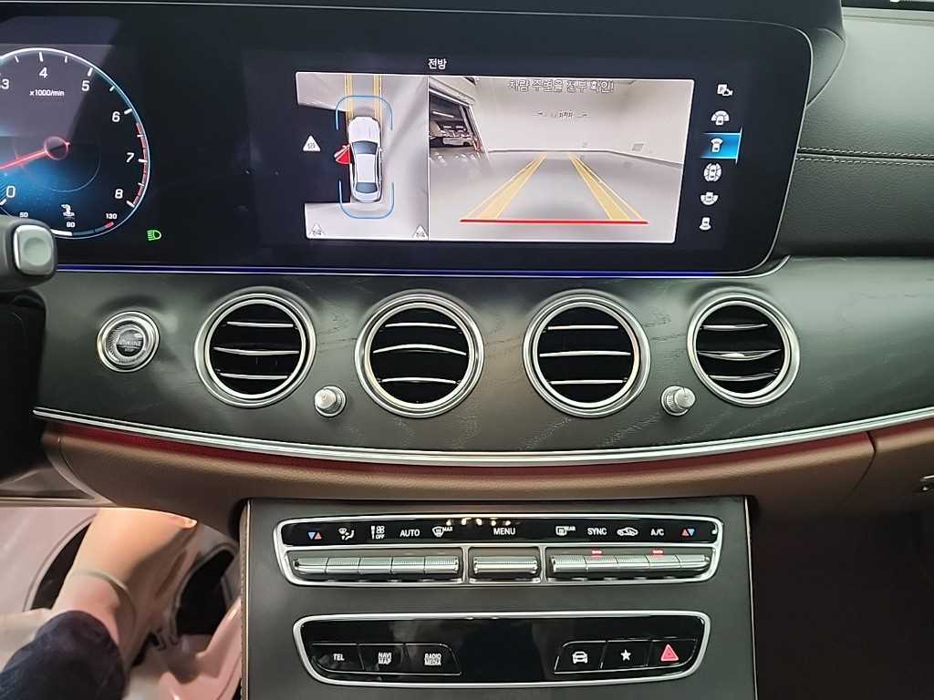 Mercedes Benz E class - Vista 10