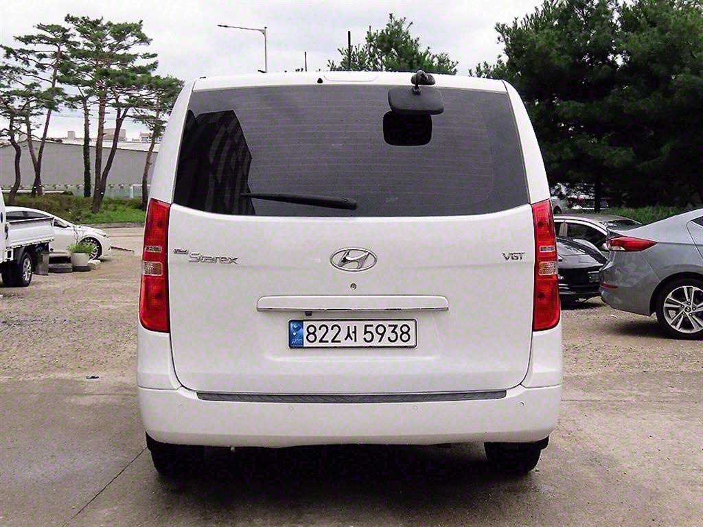 HYUNDAI Starex - Vista 4